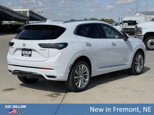 Iridescent White Tricoat 2026 Buick Envision Avenir AWD