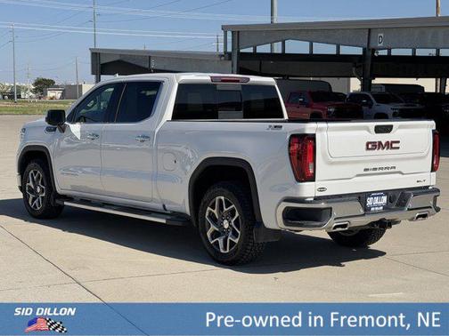 White Frost Tricoat 2024 GMC Sierra 1500 SLT