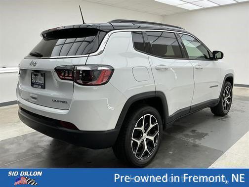 Bright White Clearcoat 2024 Jeep Compass Limited