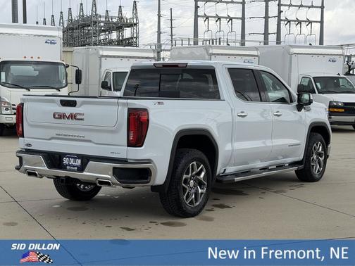 Glacier White Tricoat 2026 GMC Sierra 1500 SLT