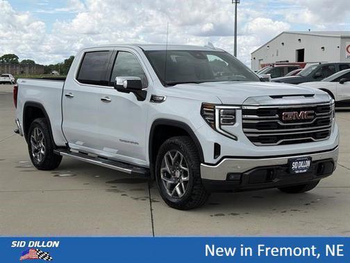 Glacier White Tricoat 2026 GMC Sierra 1500 SLT