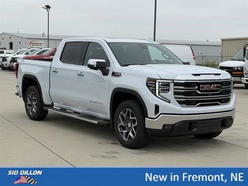 Glacier White Tricoat 2026 GMC Sierra 1500 SLT