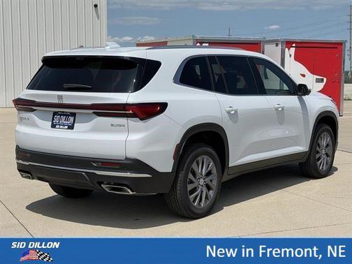 Iridescent White Tricoat 2026 Buick Enclave Preferred FWD