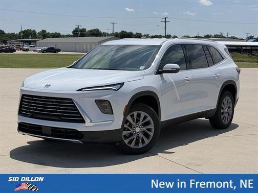 Iridescent White Tricoat 2026 Buick Enclave Preferred FWD