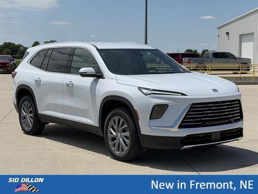 Iridescent White Tricoat 2026 Buick Enclave Preferred FWD