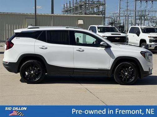 Summit White 2023 GMC Terrain SLT