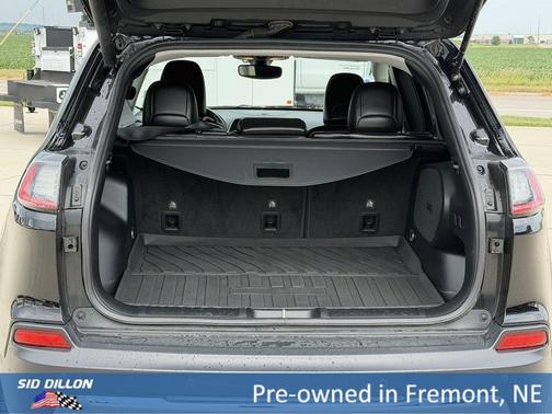 Diamond Black Crystal Pearlcoat 2020 Jeep Cherokee Limited