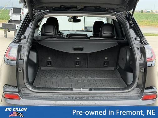 Diamond Black Crystal Pearlcoat 2020 Jeep Cherokee Limited
