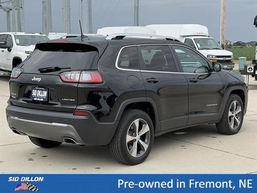 Diamond Black Crystal Pearlcoat 2020 Jeep Cherokee Limited