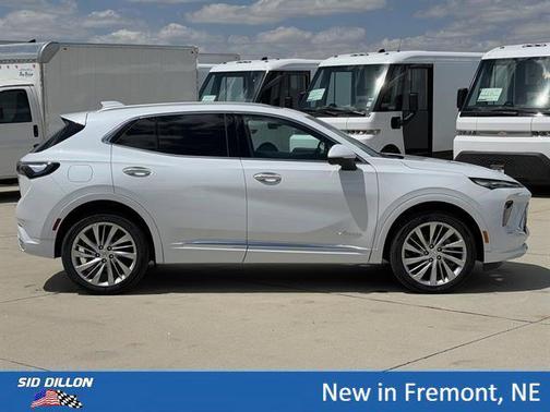 Iridescent White Tricoat 2026 Buick Envision Avenir AWD