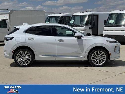 Iridescent White Tricoat 2026 Buick Envision Avenir AWD