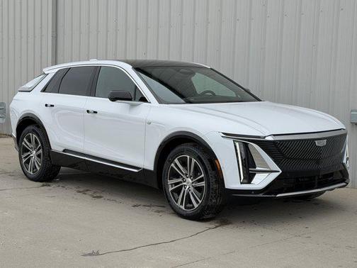 Vibrant White Tricoat 2026 Cadillac LYRIQ Luxury