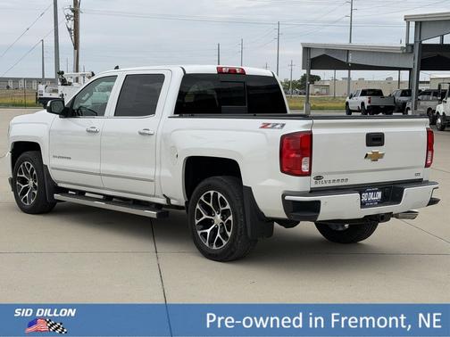 Iridescent Pearl Tricoat 2017 Chevrolet Silverado 1500 LTZ
