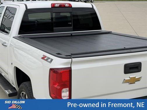 Iridescent Pearl Tricoat 2017 Chevrolet Silverado 1500 LTZ