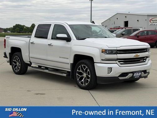 Iridescent Pearl Tricoat 2017 Chevrolet Silverado 1500 LTZ