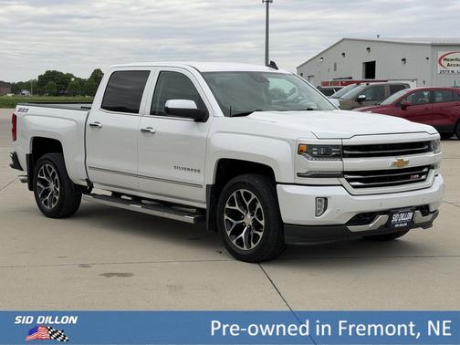 Iridescent Pearl Tricoat 2017 Chevrolet Silverado 1500 LTZ