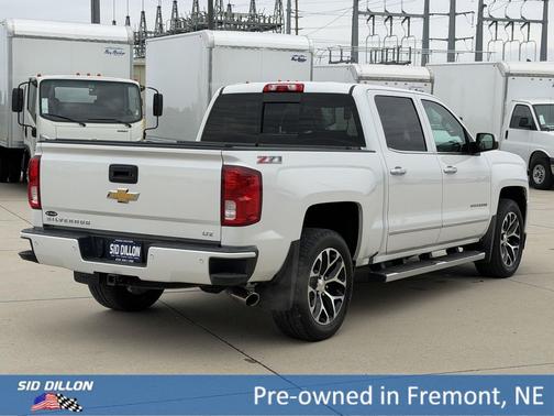 Iridescent Pearl Tricoat 2017 Chevrolet Silverado 1500 LTZ
