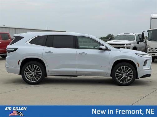 iridescent white tricoat 2026 Buick Enclave Avenir FWD