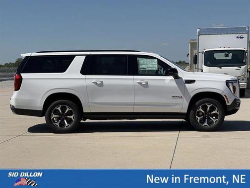 Summit White 2026 GMC Yukon XL 4WD AT4