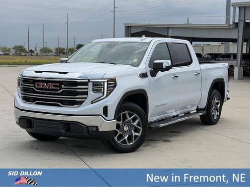 Glacier White Tricoat 2026 GMC Sierra 1500 SLT