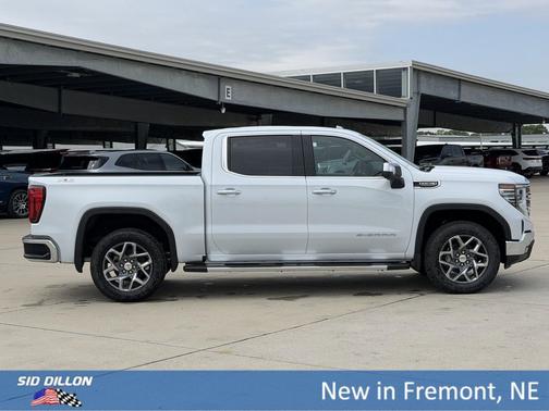 Glacier White Tricoat 2026 GMC Sierra 1500 SLT