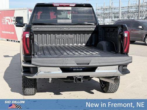 Onyx Black 2026 GMC Sierra 2500 SLT