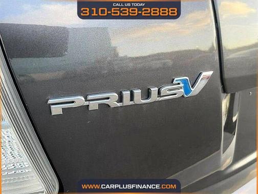 Magnetic Gray Metallic 2017 Toyota Prius v Three