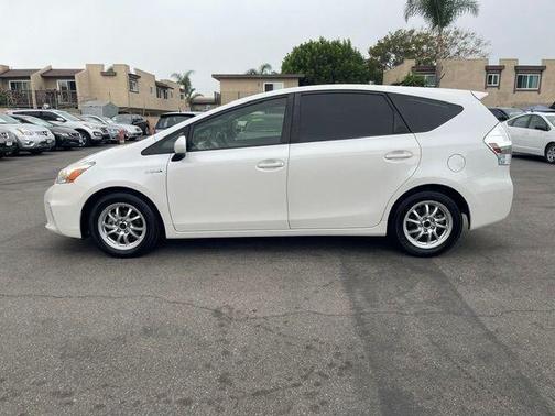 Blizzard Pearl 2014 Toyota Prius v Two