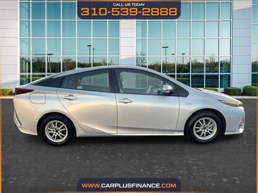 Classic Silver Metallic 2017 Toyota Prius Prime Advanced