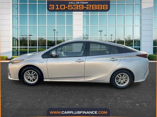 Classic Silver Metallic 2017 Toyota Prius Prime Advanced