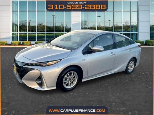 Classic Silver Metallic 2017 Toyota Prius Prime Advanced