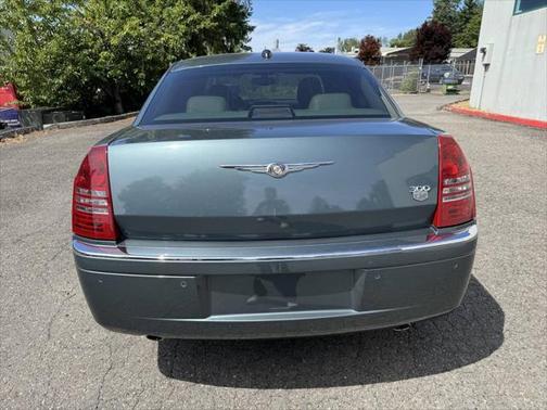2005 Chrysler 300C Base