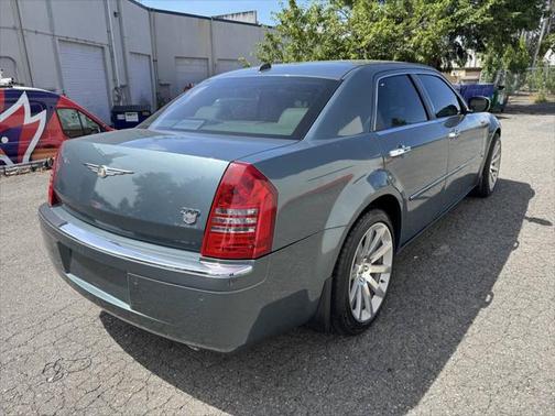 2005 Chrysler 300C Base