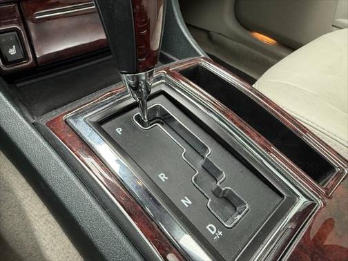 2005 Chrysler 300C Base