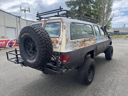 1989 Chevrolet Suburban V20 4dr 4WD SUV