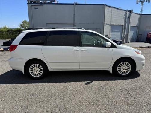 2010 Toyota Sienna XLE