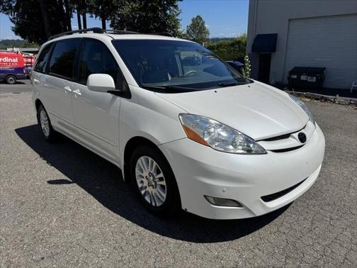 2010 Toyota Sienna XLE