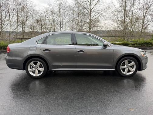 2012 Volkswagen Passat 2.5 SE