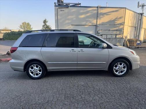 2005 Toyota Sienna XLE
