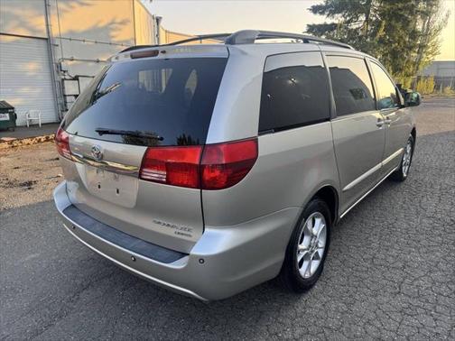 2005 Toyota Sienna XLE
