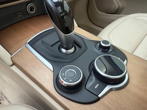 2018 Alfa Romeo Stelvio Ti Lusso