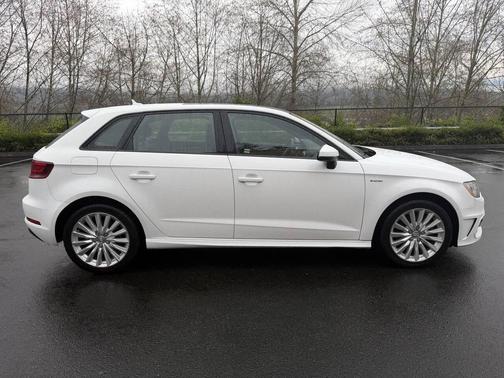 2016 Audi A3 e-tron 1.4T Premium