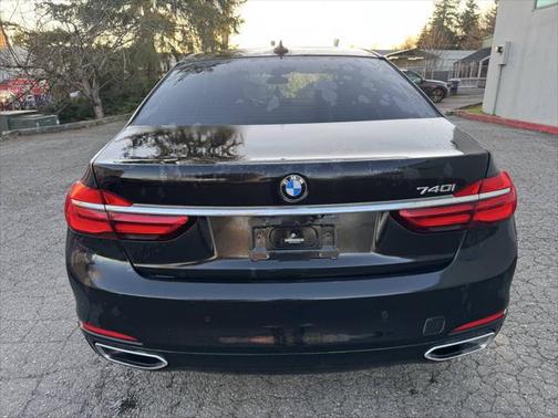 2016 BMW 740 740i 4dr Sedan