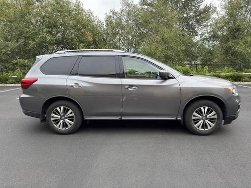 2018 Nissan Pathfinder S