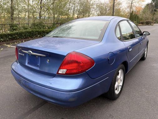 2003 Ford Taurus SE 4dr Sedan