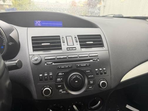2012 Mazda Mazda3 i Sport