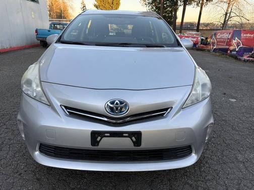2013 Toyota Prius v Two