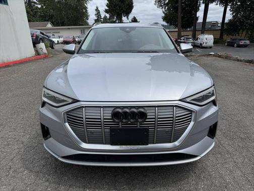 2019 Audi e-tron Premium Plus