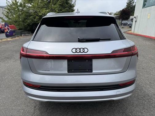 2019 Audi e-tron Premium Plus