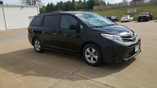 2018 Toyota Sienna LE